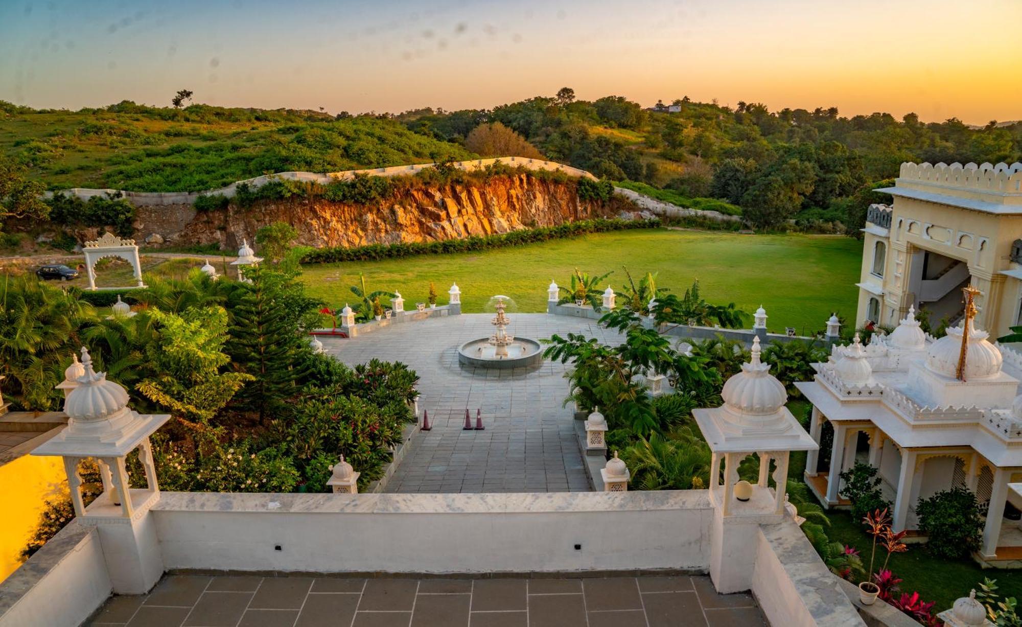The Everest Hill Resort Kumbhalgarh Exterior photo