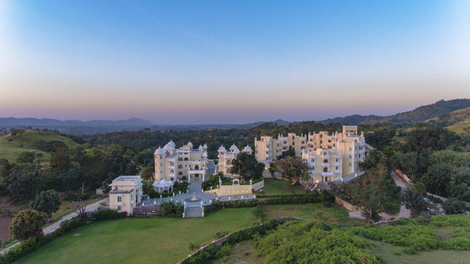 The Everest Hill Resort Kumbhalgarh Exterior photo